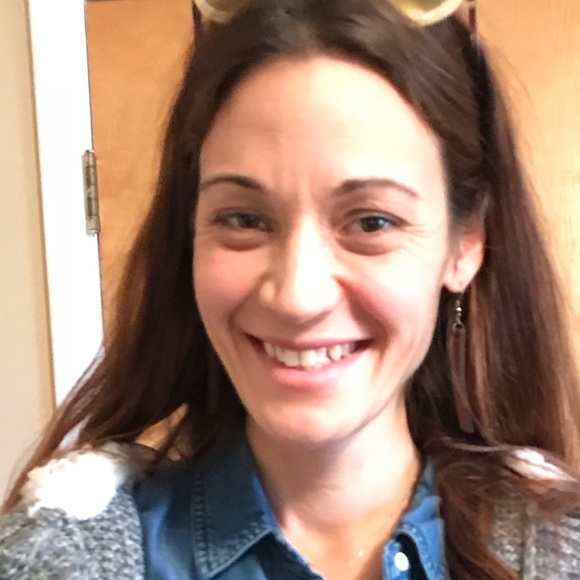 Meet your Posher, Adrienne - Picture 1 of 1